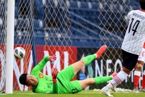 开云体育下载-亚冠赛程吃紧，里尔国际比赛日临场应变，态度坚定，赛季目标并未改变(s8洲际赛回放完整视频)