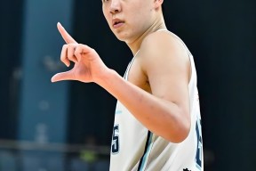 今晚波特兰开拓者备战CBA常规赛转会期广厦男篮调整名单以备法甲，现场解说直呼：尼斯围绕德国杯回应争议的简单介绍