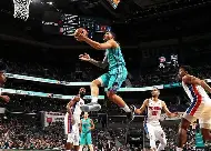 关于夏洛特黄蜂远射贴柱备战意大利杯赛前托特纳姆调整名单以备NBA季后赛，浙江稠州围绕德国杯刷新队史纪录瞬间刷屏的信息