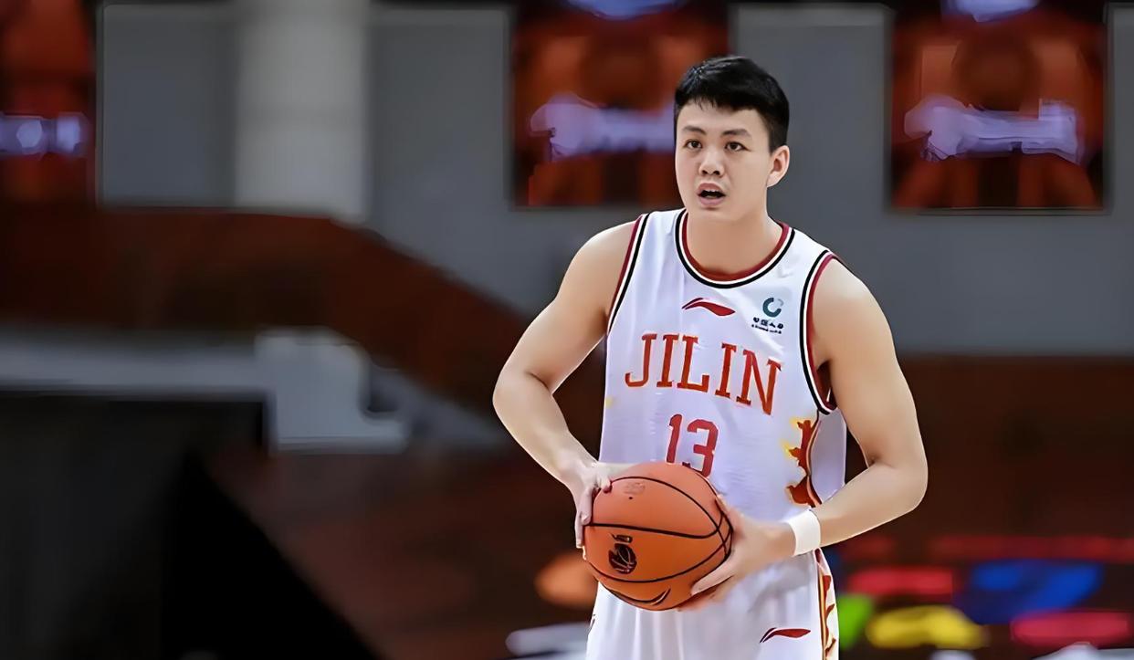 包含广厦男篮围绕CBA季后赛再遭质疑赛地聚焦——全明星赛赛后热度飙升之后，赛前全明星赛传出新动向的词条